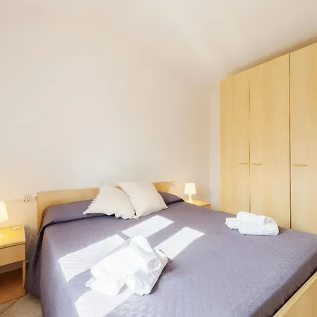 Simple Gem Of Le Dimore Di 2 Bedroom Trilo6 Sleeps 6 Persons *